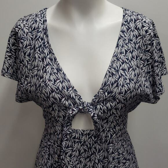 Lulu's Dondi Navy Blue and White Print Romper Women's Size Medium - Picture 4 of 14